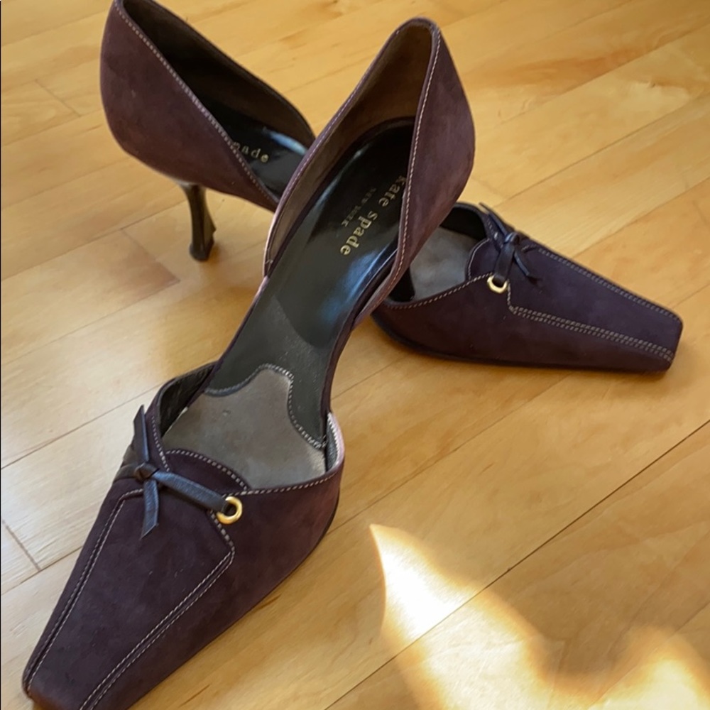 Darling Kate Spade plum, kitten heeled pumps. 9.5